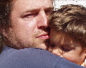 Sierpień 2007 - z tatą na mini spacerze w Wójtówce