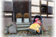 Galowice - przed wejściem do muzeum
