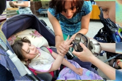 Zoo - Od pięciu lat ćwiczę \"uścisk pięści\". Na własnej skórze poczuł go ten wąż. Nie wiecie, czy łuski wyciąga się pensetą, czy same wypadną?