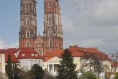 Dzień Odry - Na tle Ostrowa Tumskiego z katedrą w roli głównej.